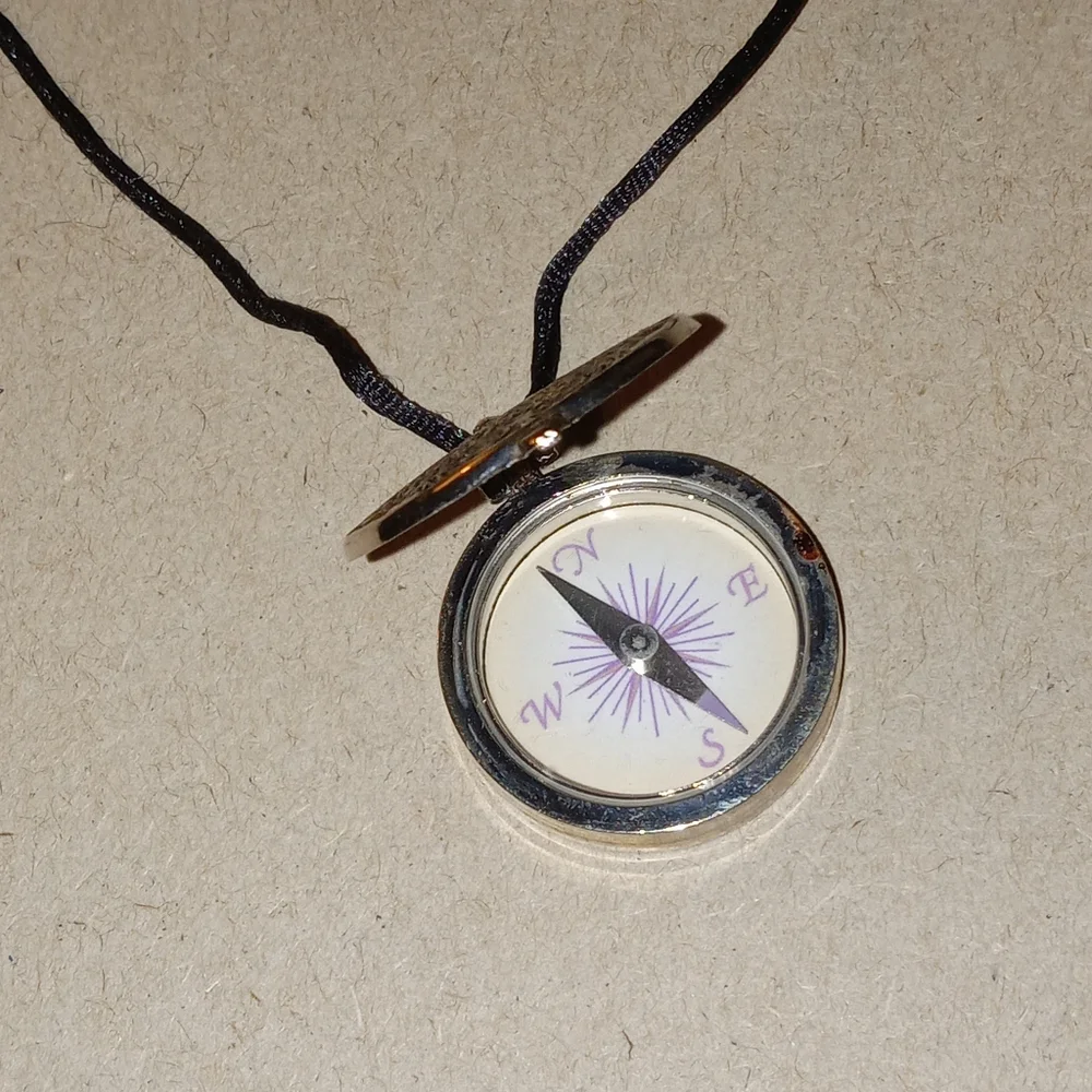 Compass He Leads Me Psalm 23:2 Vintage Necklace - Picture 9 of 14